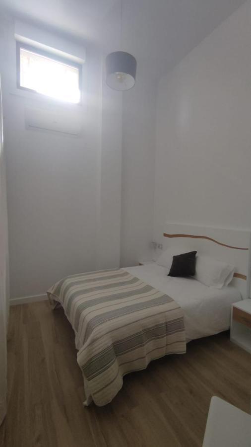 Vivienda Turistica Los Robles Tudela Exterior foto