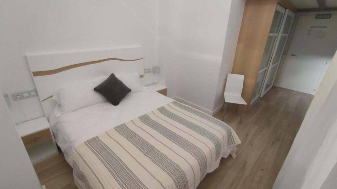 Vivienda Turistica Los Robles Tudela Exterior foto