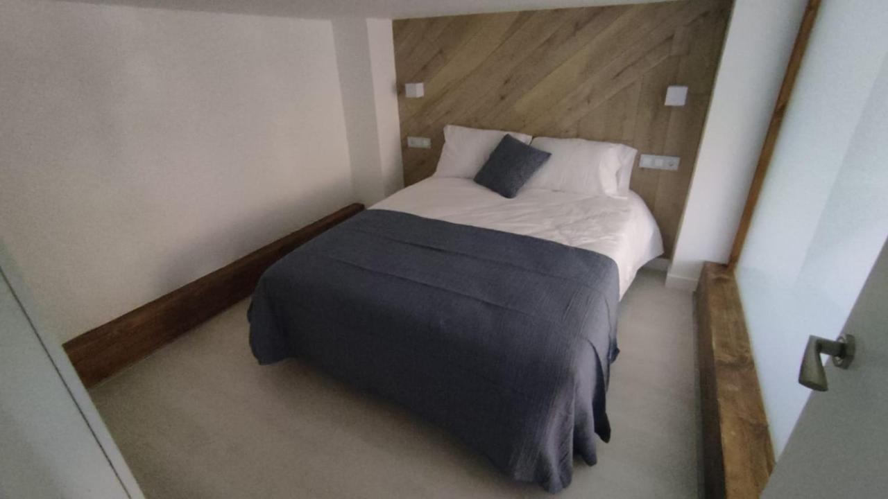 Vivienda Turistica Los Robles Tudela Exterior foto
